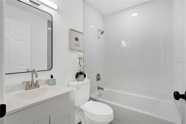 2541 Leeward Way, Winter Park, FL 32792 - full bath with toilet, vanity, and  shower combination