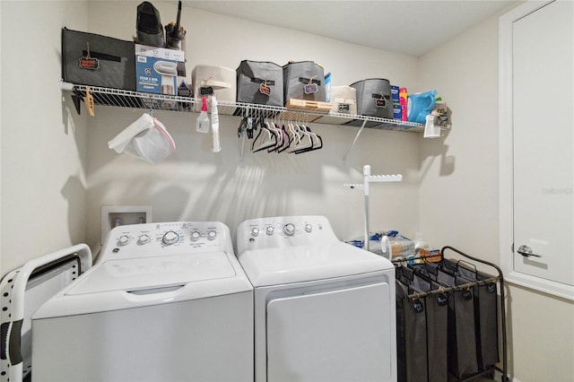 8975 Fluffy Lie Ct, Davenport, FL 33896 - laundry area with washer and dryer