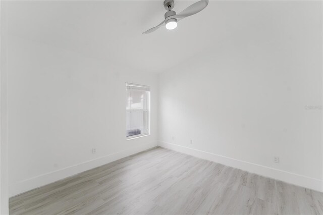 10001 Newington Dr, Orlando, FL 32836 - unfurnished room featuring baseboards, light wood-style flooring, and ceiling fan