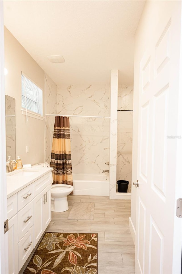 309 E 13th St, Apopka, FL 32703 - bathroom featuring vanity, toilet, shower / bath combination with curtain, and wood finish floors