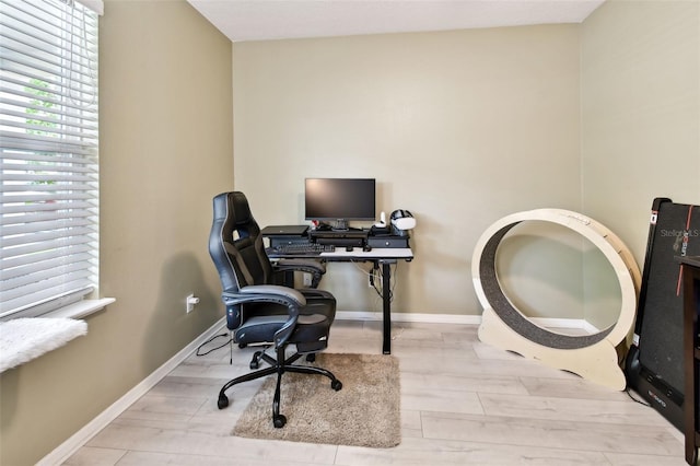 2409 Martins Run, Tavares, FL 32778 - office space featuring baseboards
