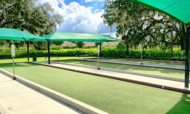 541 Arena Dr, Davenport, FL 33837 - surrounding community with a game area
