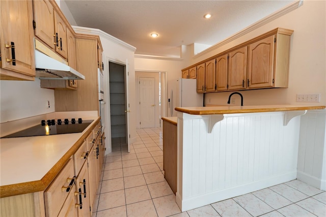 1586 Antoinette Ct, Oviedo, FL 32765 - kitchen featuring white fridge with ice dispenser, under cabinet range hood, black electric stovetop, a peninsula, and a kitchen breakfast bar