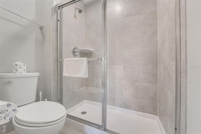 720 Gardenia Ln, Davenport, FL 33897 - full bathroom featuring a shower stall