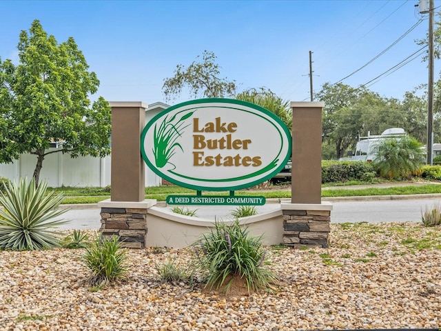 112 Lake Butler Ave, Haines City, FL 33844 - view of community / neighborhood sign