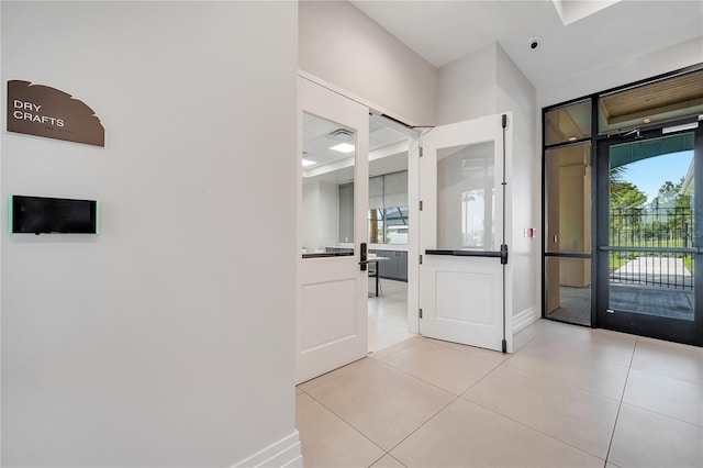 2578 Cliff Way, Saint Cloud, FL 34771 - entryway featuring light tile patterned floors and baseboards