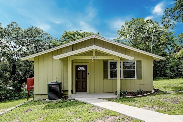 1335 E 3rd Ave, Mount Dora, FL 32757 - photo 1