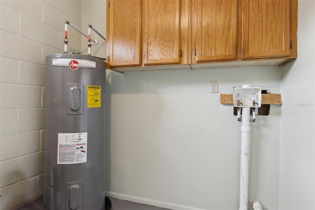 325 Little Aspen Ct, Ocoee, FL 34761 - utility room with water heater