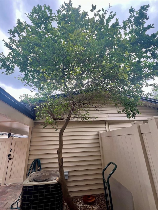 1815 Townhall Ln Unit 1815, Orlando, FL 32807 - exterior view of cooling unit
