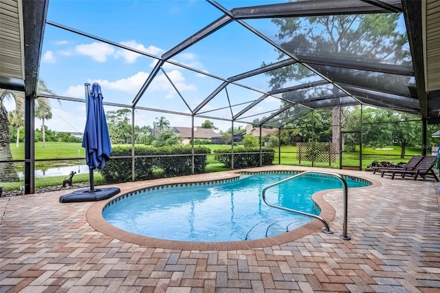 526 Sabal Trail Cir, Longwood, FL 32779 - swimming pool with a patio and glass enclosure