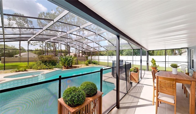 10747 Satinwood Cir, Orlando, FL 32825 - view of pool with an in-ground hot tub, a fenced backyard, a patio, and a lanai