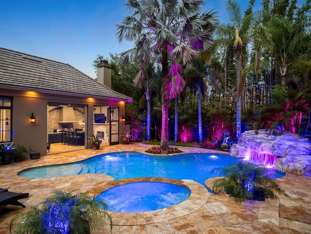 11106 Coniston Way, Windermere, FL 34786 - view of pool with a patio area and a pool with connected hot tub