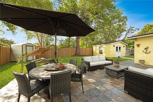 1649 W Waycross Cir, Deltona, FL 32725 - view of patio with an outdoor living space and outdoor dining space