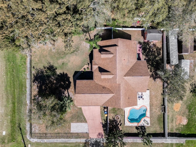 1031 Kings Hwy, Kissimmee, FL 34744 - view from above of property featuring a pool area