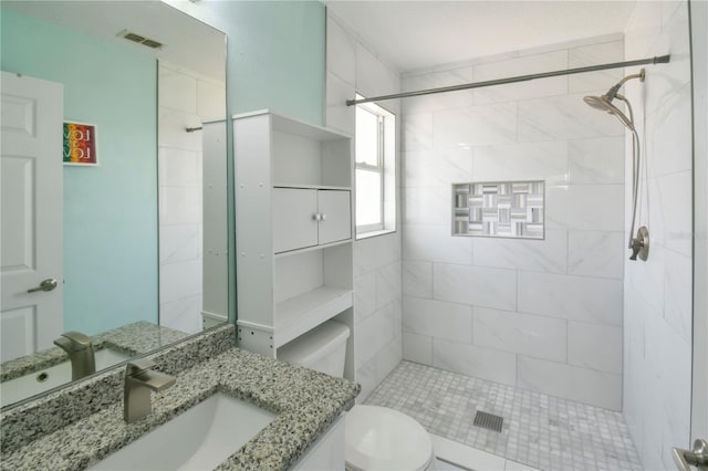 831 Corvina Dr, Davenport, FL 33897 - bathroom with vanity and tiled shower