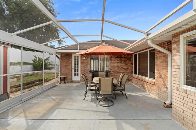 40 Hollow Pine Dr, Debary, FL 32713 - sunroom with outdoor dining space