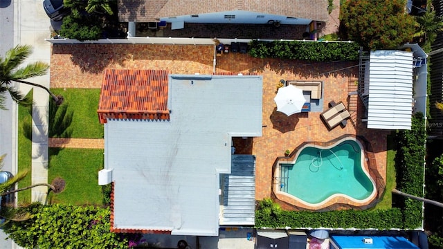 322 Cornell Dr, Lake Worth, FL 33460 - aerial view of property and surrounding area featuring a pool area