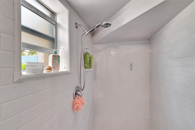 322 Cornell Dr, Lake Worth, FL 33460 - bathroom featuring a tile shower