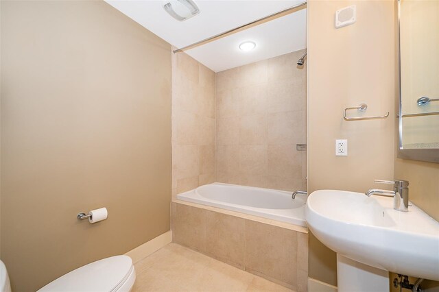 260 S Osceola Ave Unit 710, Orlando, FL 32801 - bathroom with tile patterned floors and tiled shower / bath