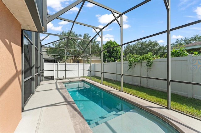 13768 Bluebird Pond Rd, Windermere, FL 34786 - view of pool with a fenced backyard, a lanai, and a patio