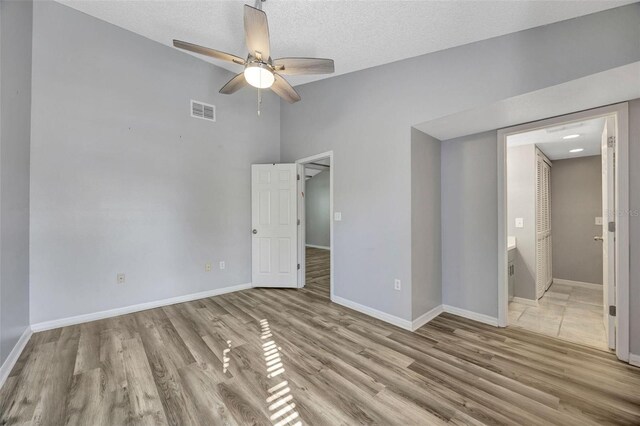 4239 Brentwood Park Cir, Tampa, FL 33624 - photo 36