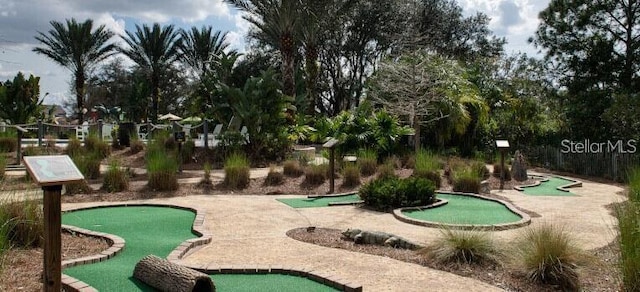 832 Longboat Dr, Davenport, FL 33896 - view of home's community with a putting green