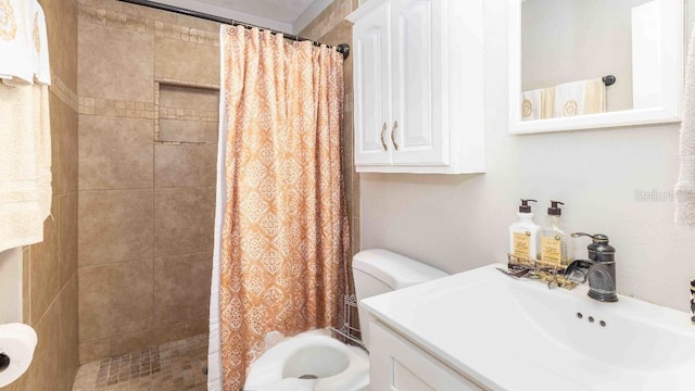 5177 Chesapeake Ave, Orlando, FL 32808 - full bath with a tile shower and vanity