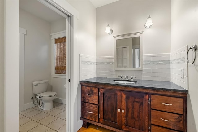 408 W Pearl St, Minneola, FL 34715 - bathroom featuring vanity and tile patterned flooring