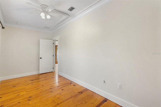408 W Pearl St, Minneola, FL 34715 - empty room featuring crown molding, light wood-type flooring, and a ceiling fan