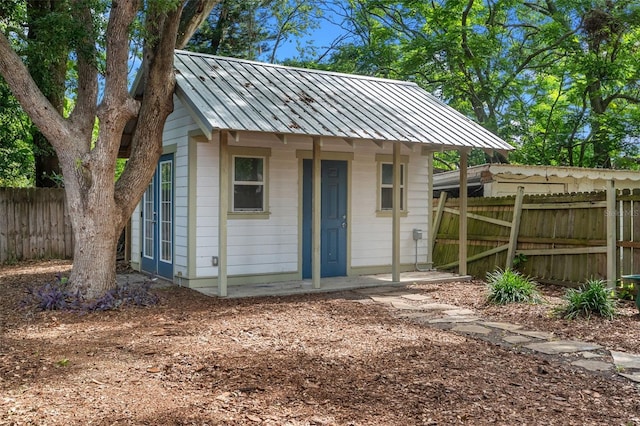408 W Pearl St, Minneola, FL 34715 - view of outbuilding featuring a fenced backyard
