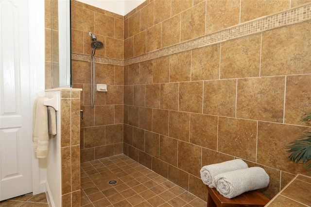 3574 La Jolla Dr, Clermont, FL 34711 - bathroom featuring a shower stall