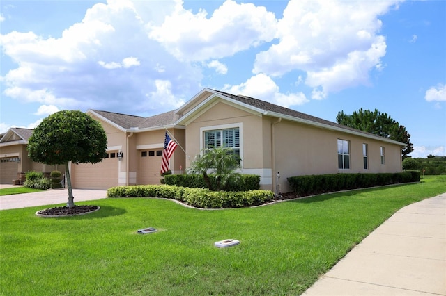 3574 La Jolla Dr, Clermont, FL 34711 - ranch-style house featuring stucco siding, an attached garage, a front yard, and driveway