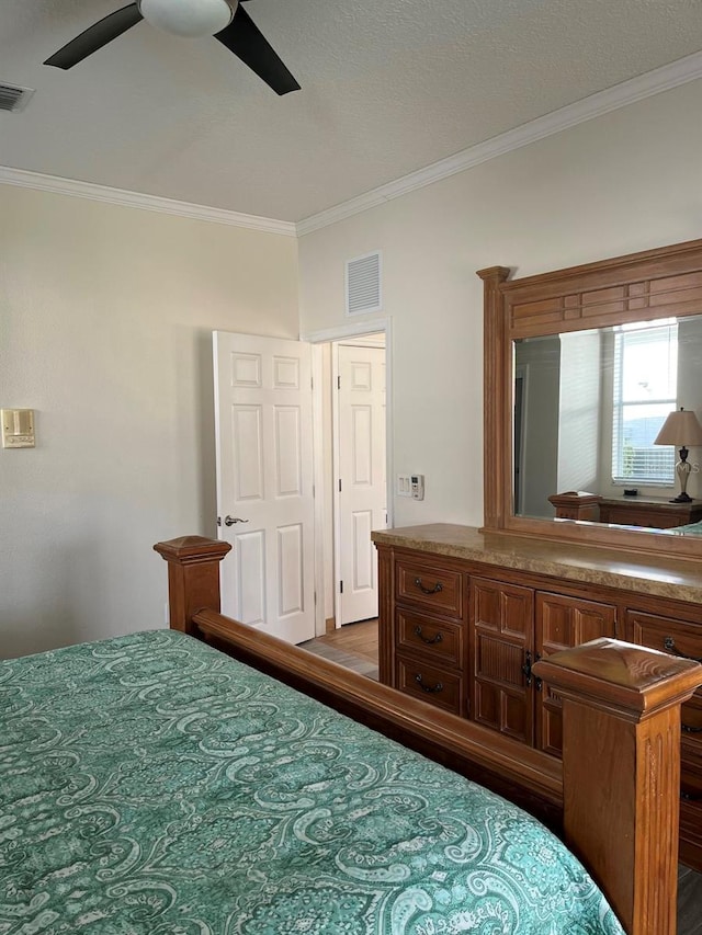 160 Calabay Parc Blvd, Davenport, FL 33897 - bedroom featuring crown molding and a ceiling fan