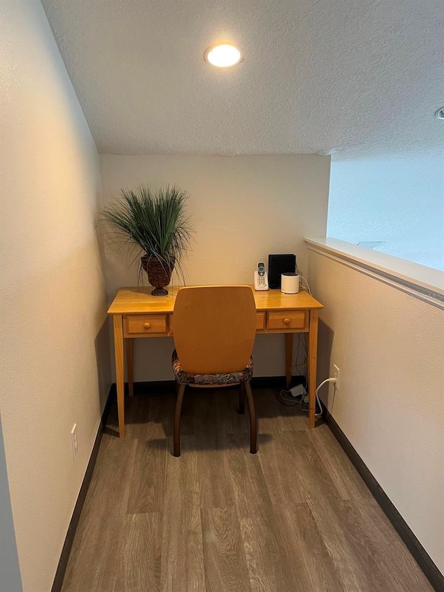 160 Calabay Parc Blvd, Davenport, FL 33897 - office area featuring wood finished floors and a textured ceiling
