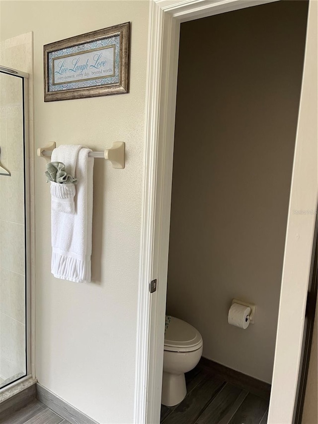 160 Calabay Parc Blvd, Davenport, FL 33897 - full bath featuring a stall shower and wood finished floors