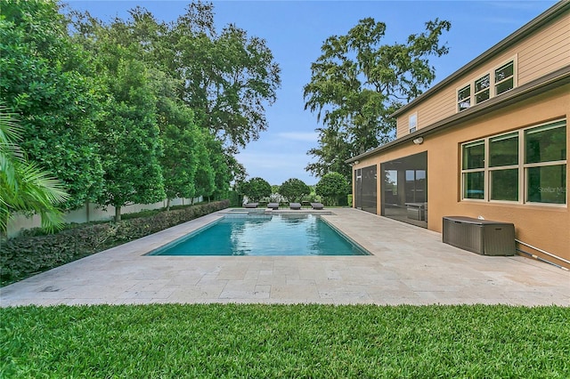 1938 Filly Trl, Oviedo, FL 32765 - swimming pool featuring a patio