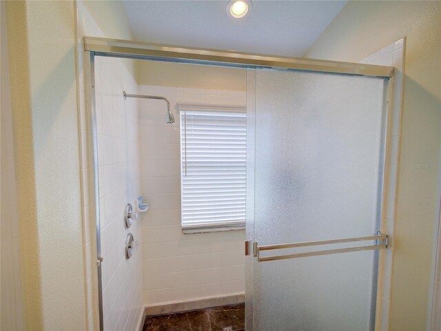 456 Old Bridge Cir, Davenport, FL 33897 - full bathroom featuring a stall shower