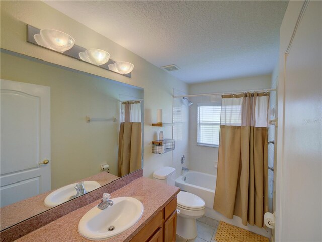 456 Old Bridge Cir, Davenport, FL 33897 - full bathroom featuring vanity, shower / bathtub combination with curtain, a textured ceiling, and tile patterned flooring