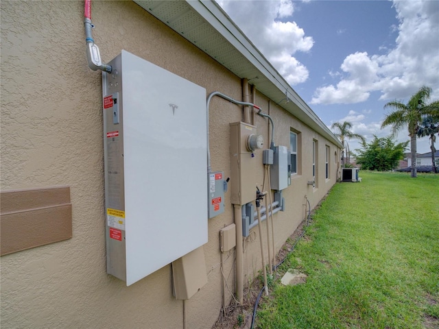 456 Old Bridge Cir, Davenport, FL 33897 - view of side of home featuring stucco siding and a lawn