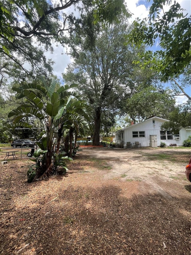 578 3rd St, Daytona Beach, FL 32117 - view of yard
