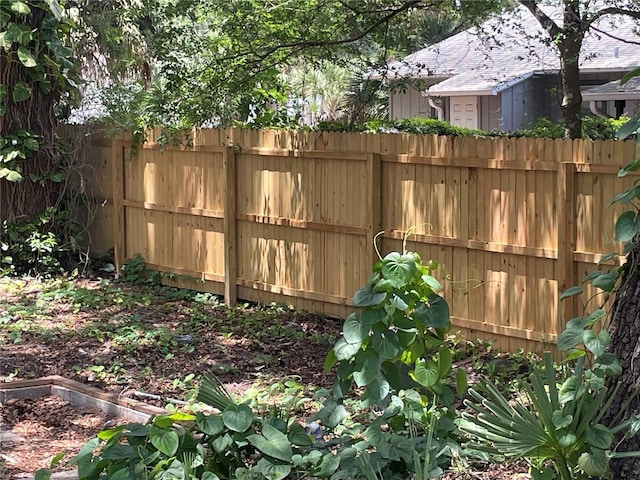 578 3rd St, Daytona Beach, FL 32117 - view of fenced backyard