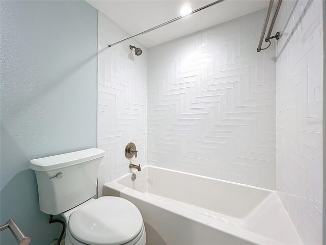 204 Quayside Cir Unit 601, Maitland, FL 32751 - bathroom featuring toilet and tub / shower combination