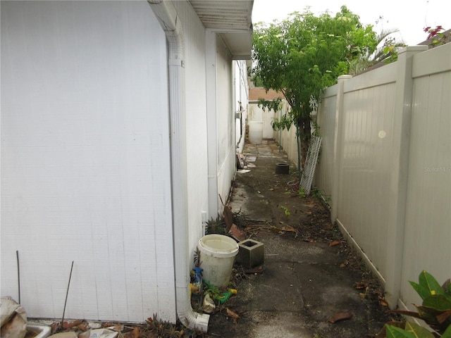 362 White Marsh Cir, Orlando, FL 32824 - view of side of home with a fenced backyard