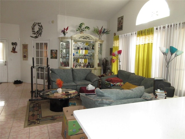 362 White Marsh Cir, Orlando, FL 32824 - tiled living area featuring vaulted ceiling