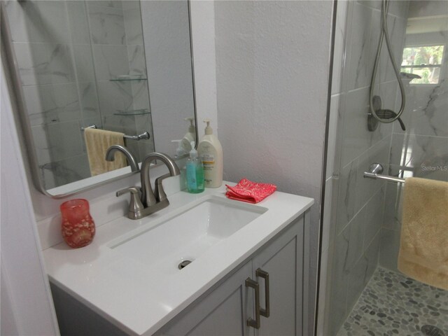 362 White Marsh Cir, Orlando, FL 32824 - bathroom featuring vanity and a shower stall