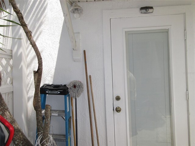 362 White Marsh Cir, Orlando, FL 32824 - exterior view of stucco siding
