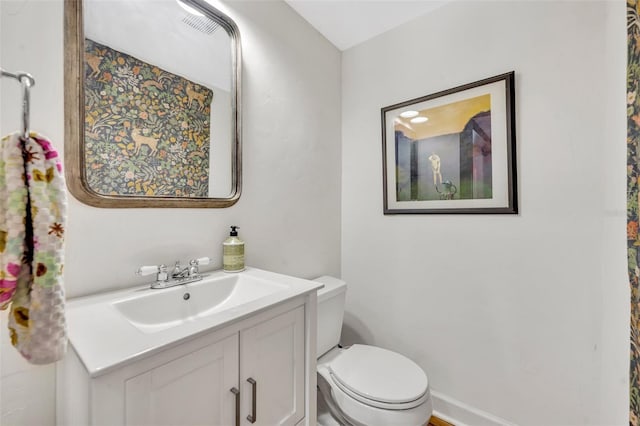 624 Richmond St, Orlando, FL 32806 - bathroom featuring toilet and vanity