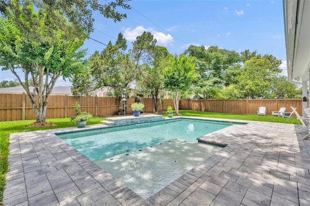 624 Richmond St, Orlando, FL 32806 - view of swimming pool with a patio area and a fenced backyard