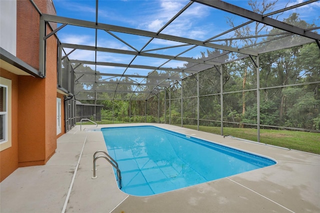 swimming pool featuring a patio