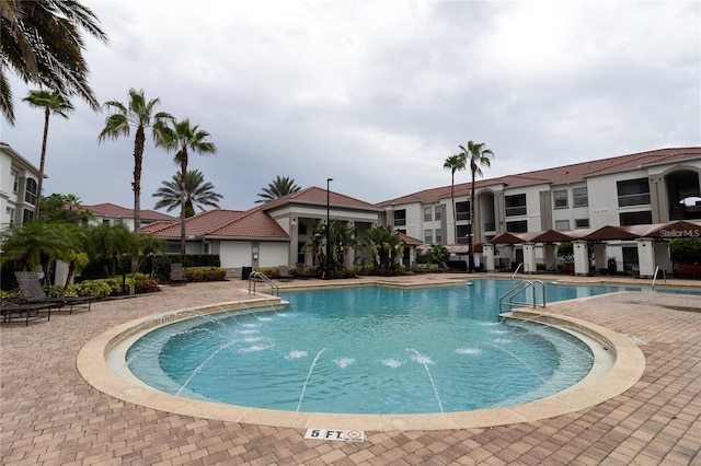 2525 Maitland Crossing Way Unit 202, Orlando, FL 32810 - community pool with a patio
